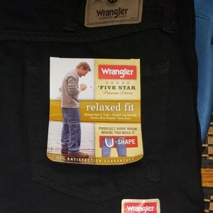 Men's Wrangler relaxed fit jeans